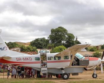 5R-MKD in Mandritsara Airstrip