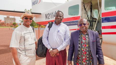 Arrival of the CRS team in Siguiri by flight with MAF