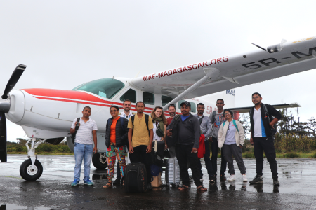 MSF and MEDAIR in front of MAF plane with pilot Wouter Nagel