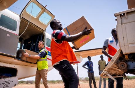 Cargo unloading in Renk
