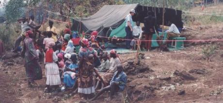 Assisting displaced people in Rwanda 1994