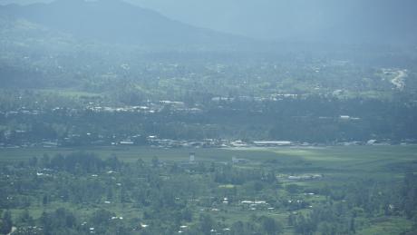 Mount Hagen airport visible in the horizon