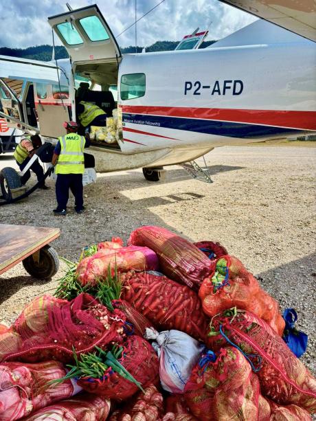 P2-AFD supplying vegetables from Tekin to Tabubil.